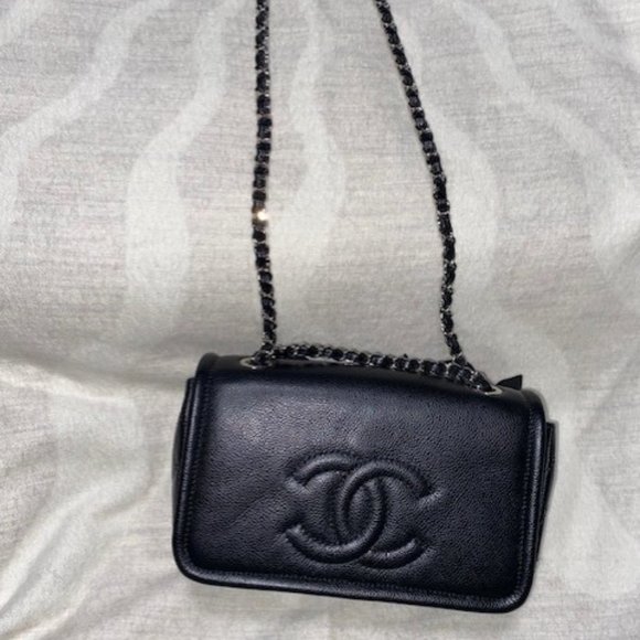 Chanel Flap Bag Caviar/Grained Calfskin Silver Hardware - Picture 6 of 15